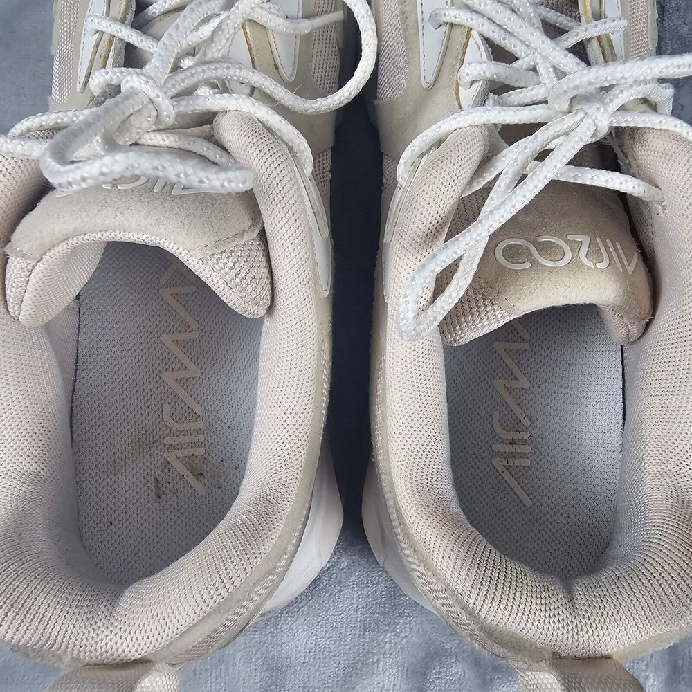Nike Air Max 200 Womens Size 10 White And Beige Mesh Trainers Low‎ Top Dad Shoes - Picture 7 of 8